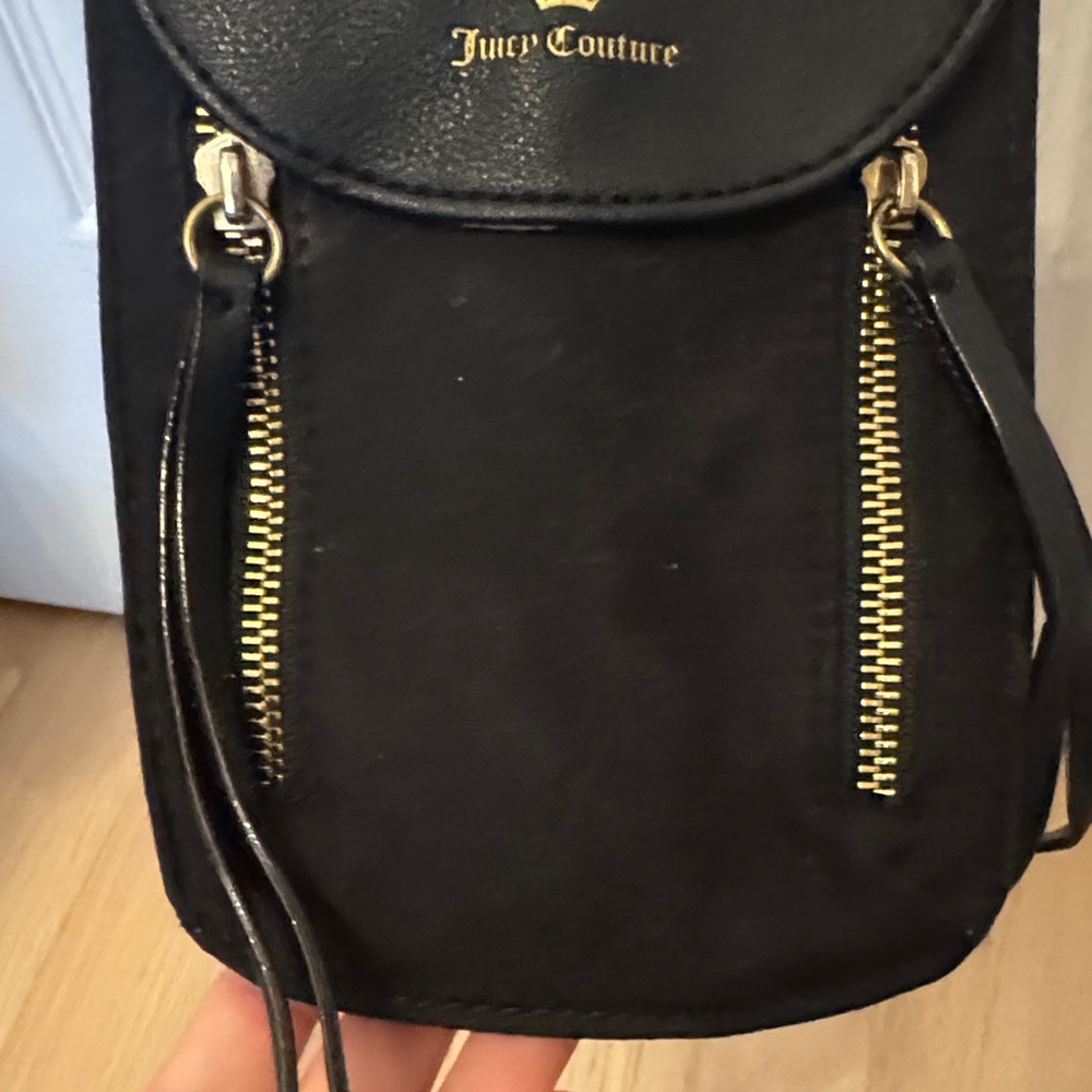 Juicy Couture Black Crossbody Bag with Gold Chain - Picture 3 of 10